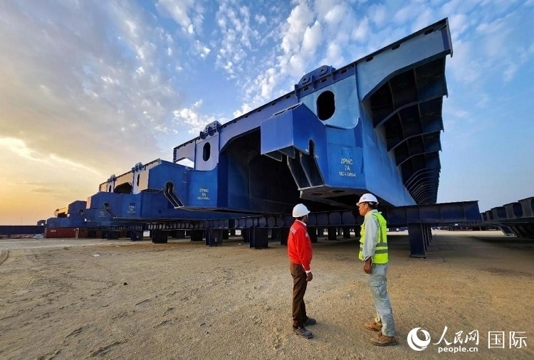 全球最大升船機平臺。人民網(wǎng)記者管克江攝