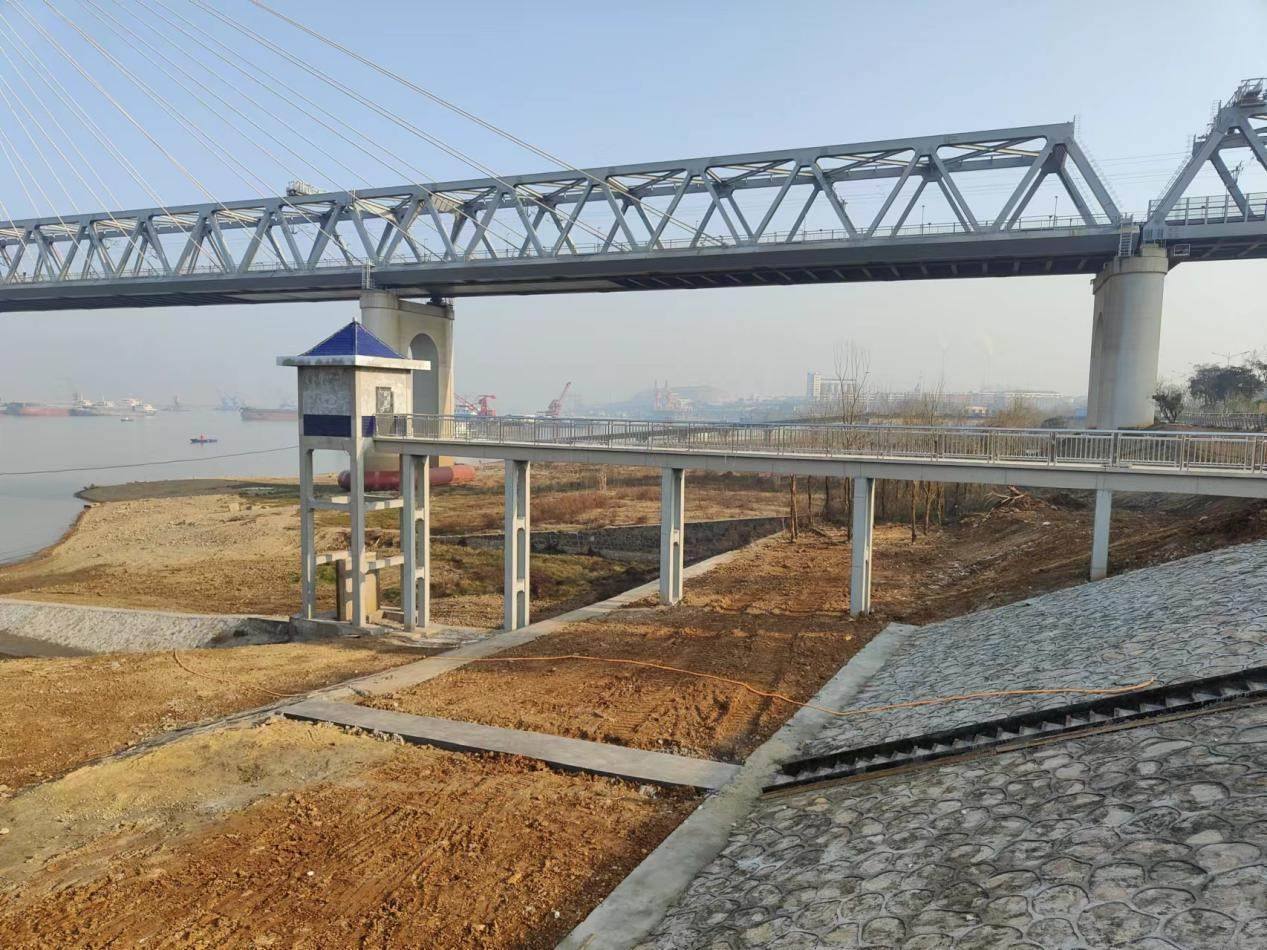 修復(fù)后的吉家湖低排閘。受訪者供圖