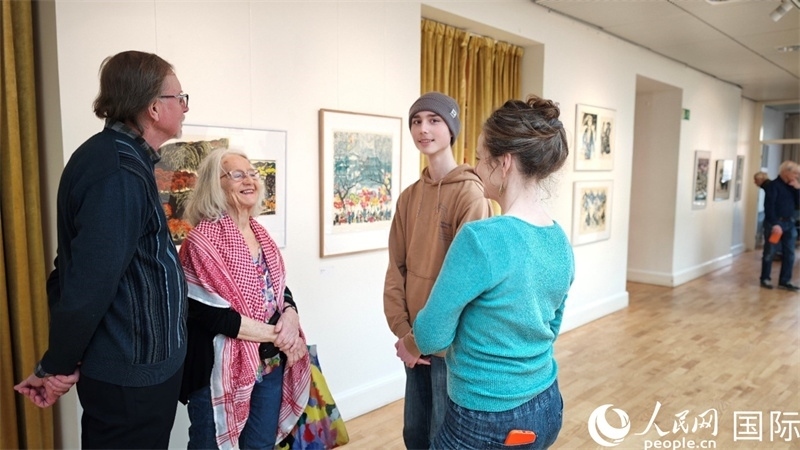 參加講座活動(dòng)的瑞典聽(tīng)眾。人民網(wǎng)記者殷淼攝