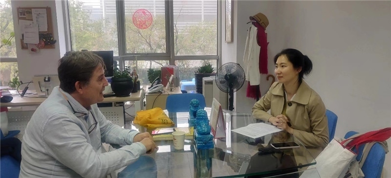 西班牙塞萬提斯學院院長路易斯·加西亞·蒙特羅在北京接受人民網專訪 圖片由塞萬提斯學院提供