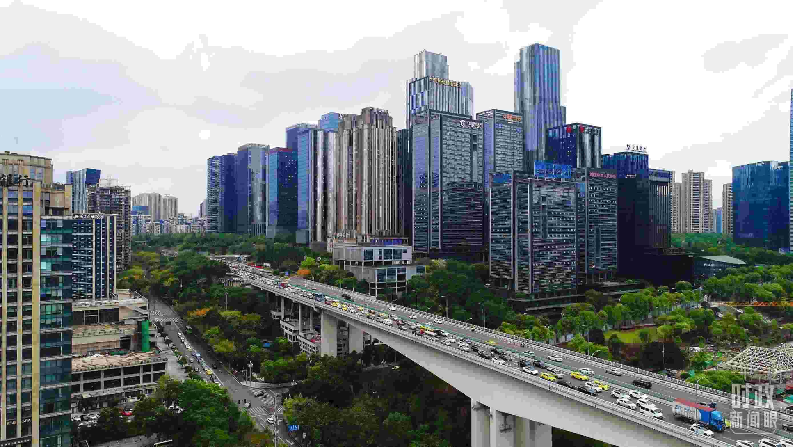 △重慶市數(shù)字化城市運(yùn)行和治理中心。（總臺(tái)記者于濱拍攝）