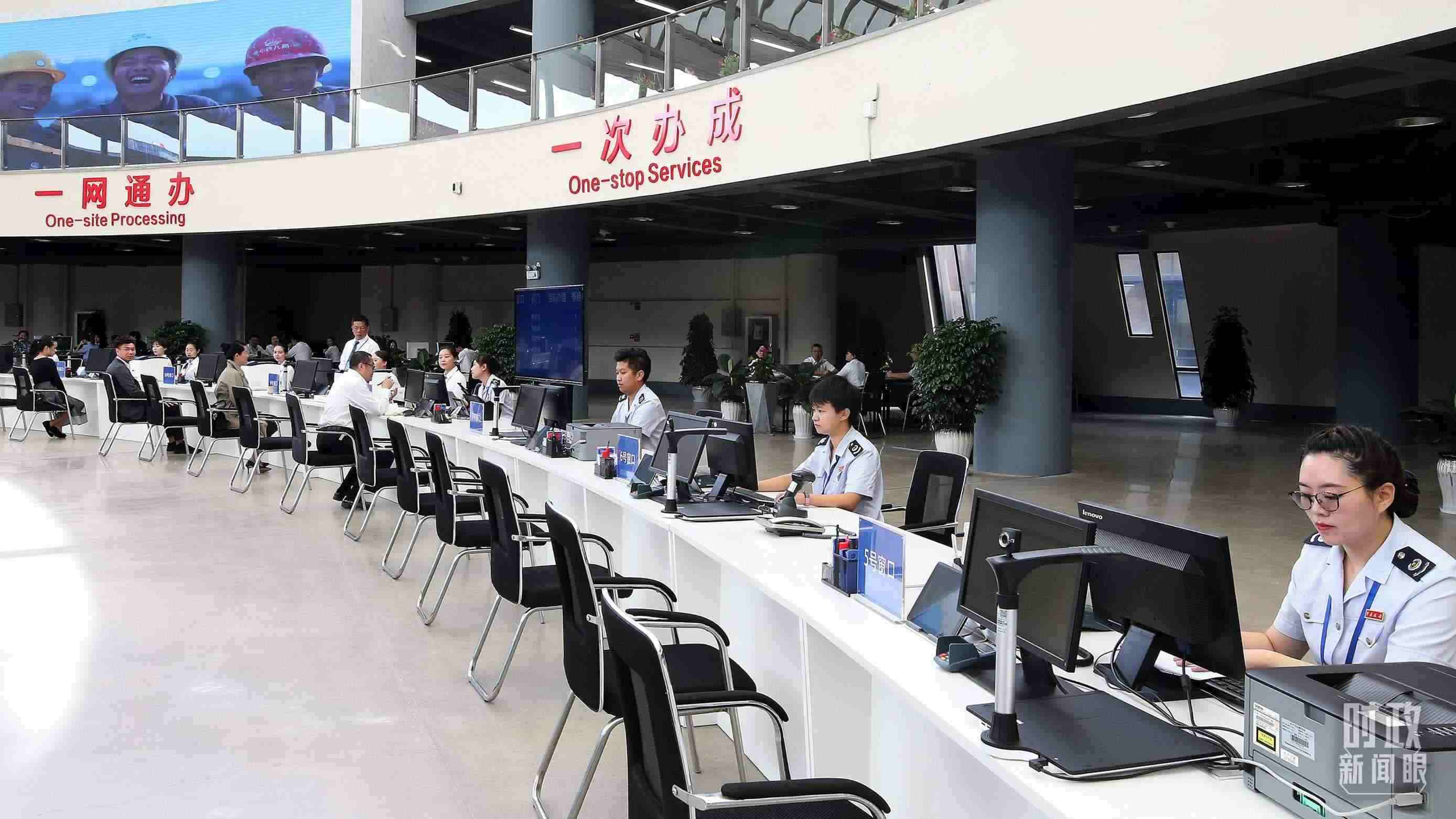 △中國（云南）自由貿(mào)易試驗(yàn)區(qū)昆明片區(qū)綜合服務(wù)中心。（圖/視覺中國）