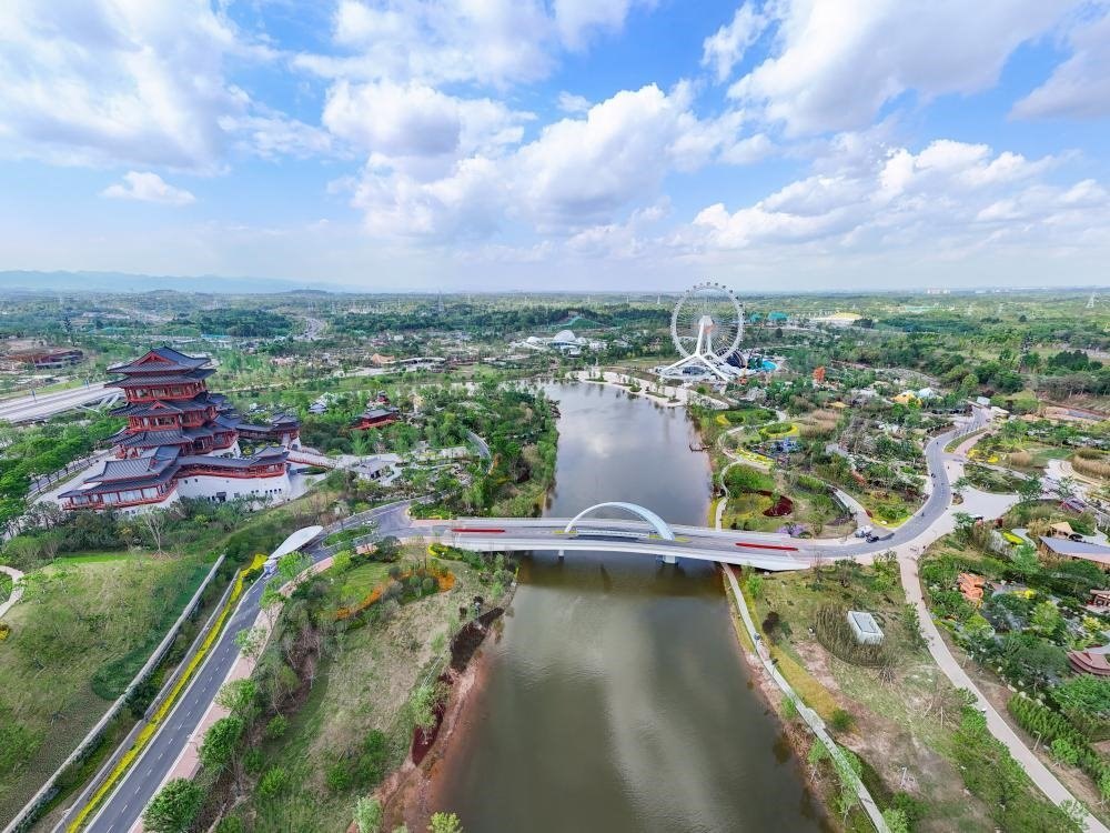 這是2024年4月22日拍攝的成都世園會(huì)主會(huì)場（無人機(jī)照片）。新華社記者 王曦 攝