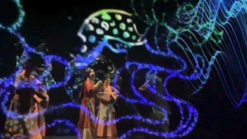 馬王堆復(fù)原動(dòng)態(tài)展《一念·辛追夢(mèng)》以多媒體視覺影像，為觀眾提供沉浸式視聽感受。