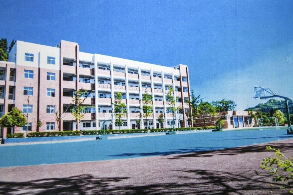 建成之初的之江小學教學樓（資料照片翻拍）。