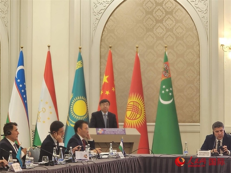 中國社會科學院俄羅斯東歐中亞研究所所長孫壯志致辭。人民網(wǎng)記者 李強攝