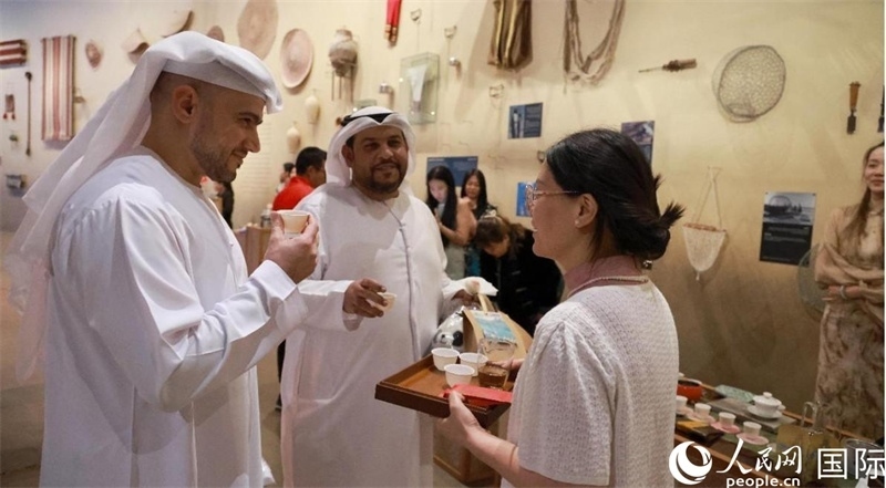 品茶交流。人民網(wǎng)記者 管克江攝