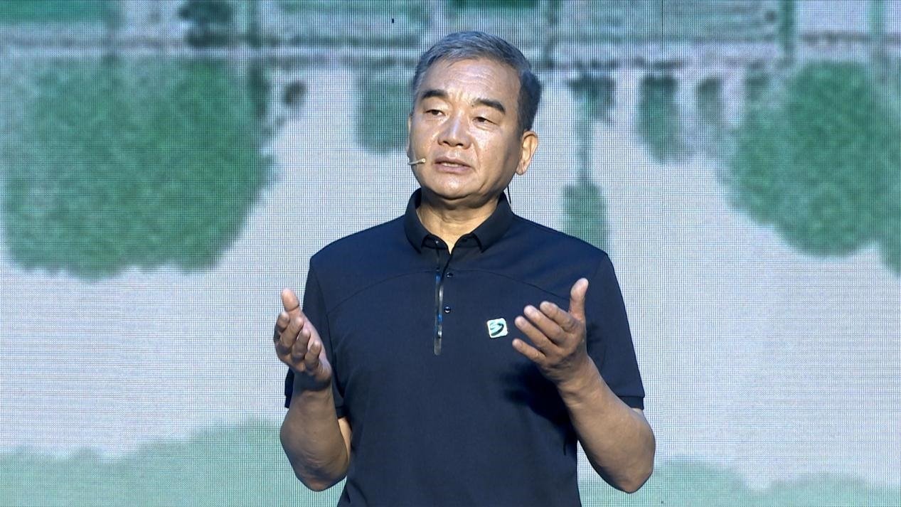 中國(guó)博物館協(xié)會(huì)理事長(zhǎng)劉曙光現(xiàn)場(chǎng)講述。