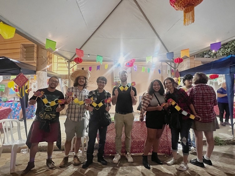 參與者體驗文化碰撞與融合的樂趣。 圣保羅州立大學孔子學院供圖