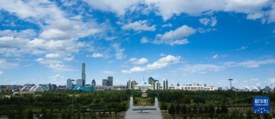 這是7月1日拍攝的哈薩克斯坦首都阿斯塔納的天際線。新華社記者 王建華 攝
