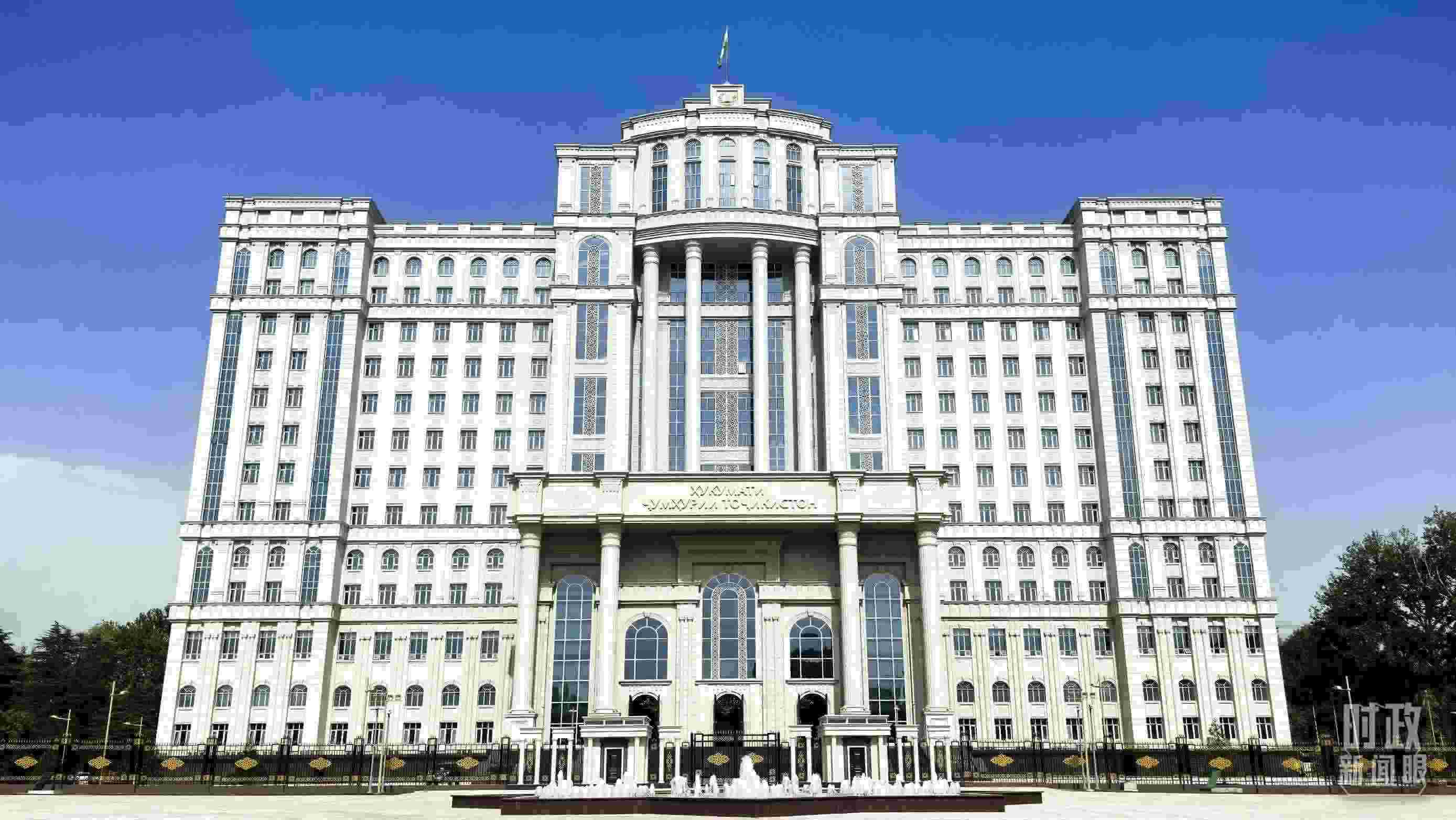 △中方援建塔政府大樓。（總臺(tái)央視記者鄂介甫拍攝）