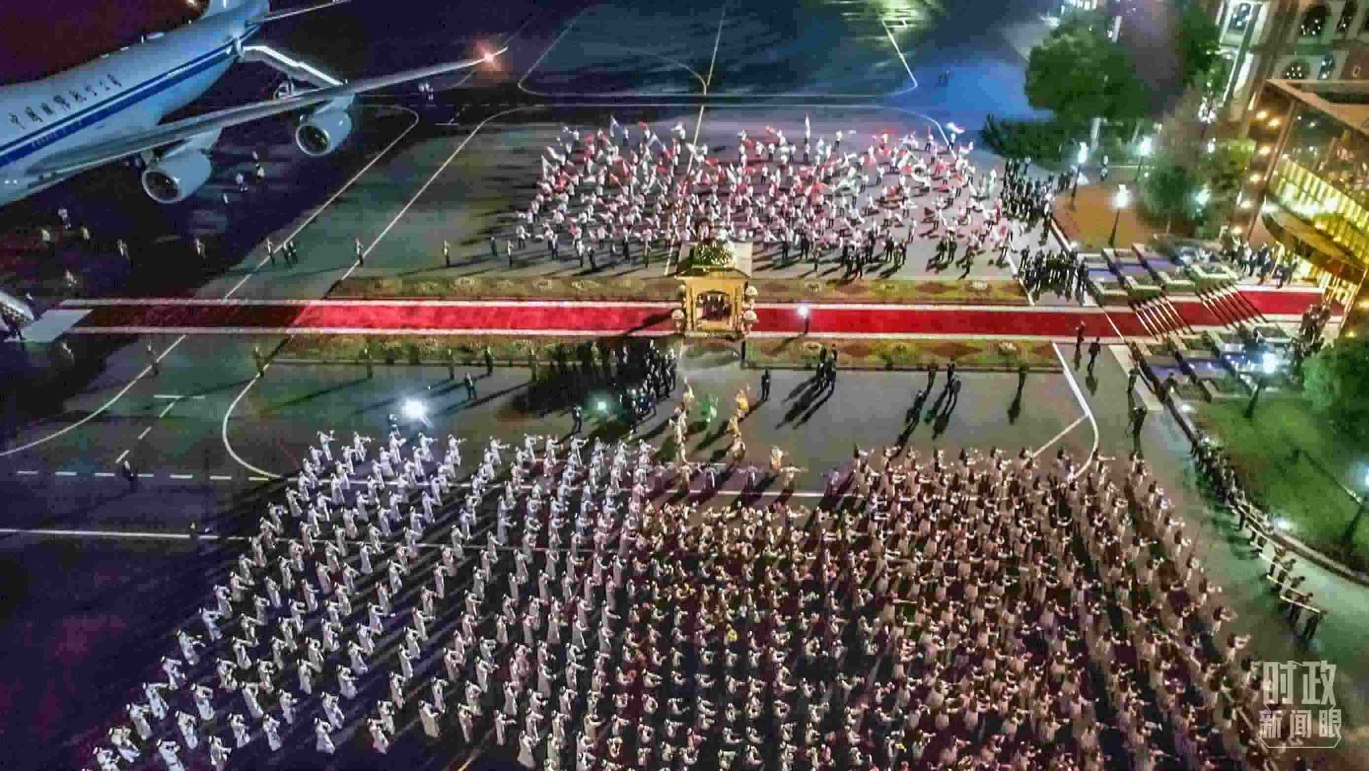 △塔方在機(jī)場(chǎng)舉行的盛大迎賓儀式。（總臺(tái)央視記者邢彬）