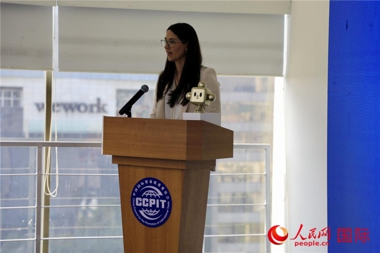 墨西哥外貿(mào)、投資和技術(shù)委員會(huì)總經(jīng)理蘇珊娜·杜克發(fā)表講話。人民網(wǎng) 埃內(nèi)斯托·多明戈斯攝