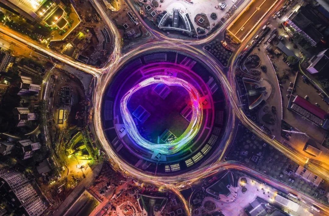 △武漢光谷正發(fā)展成為全國最大的光電子信息產(chǎn)業(yè)集群。