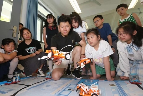 暑托班智能小車課。