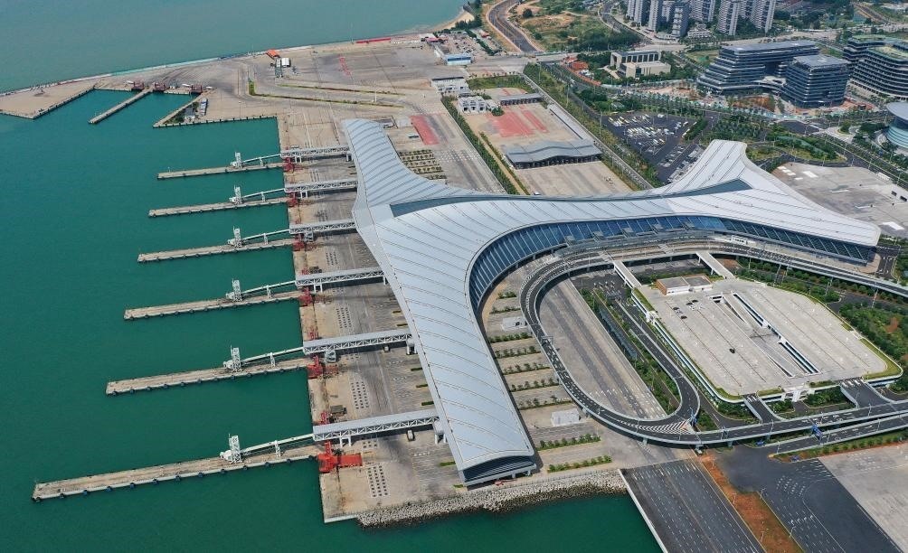 這是已經(jīng)停航的海口新海港（9月4日攝，無(wú)人機(jī)照片）。新華社記者 郭程 攝