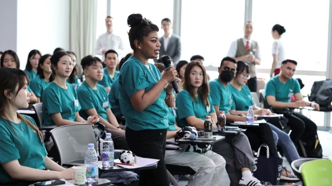 各方代表和在場嘉賓共同見證了培訓(xùn)基地的正式掛牌，活動當(dāng)日還展開了培訓(xùn)試講環(huán)節(jié)。