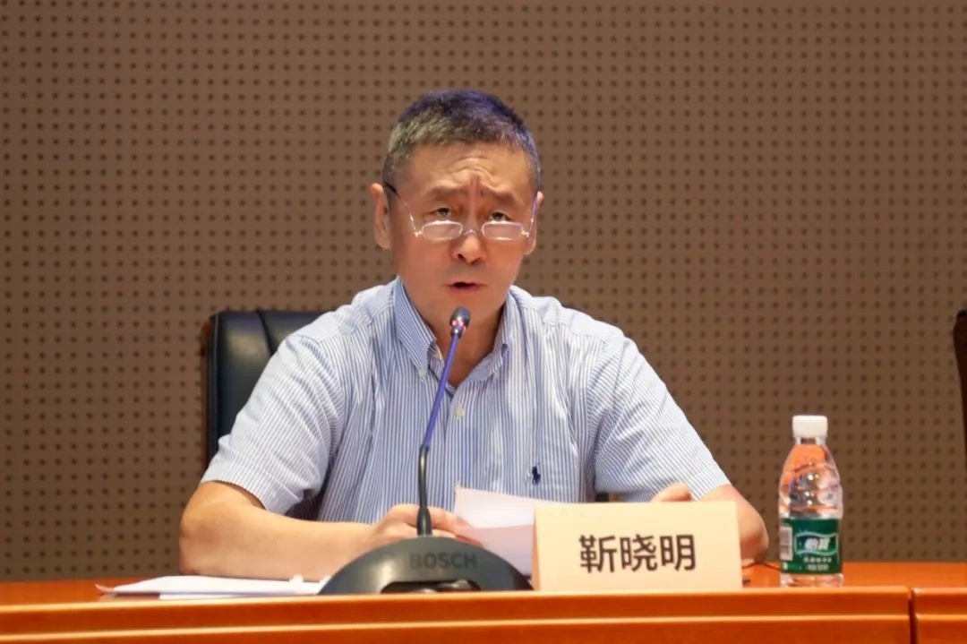 科技外交專家委員會(huì)主任委員、科技部國際合作司原司長靳曉明致辭。主辦方供圖