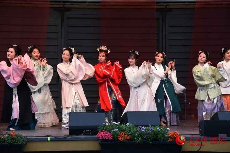 中國(guó)舞《紅樓夢(mèng)》。人民網(wǎng)記者 殷淼攝