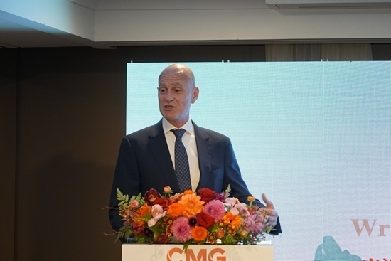 澳大利亞旅游局東半球市場及國際航司業(yè)務(wù)執(zhí)行總經(jīng)理何安哲在活動上致辭。張舒惠攝