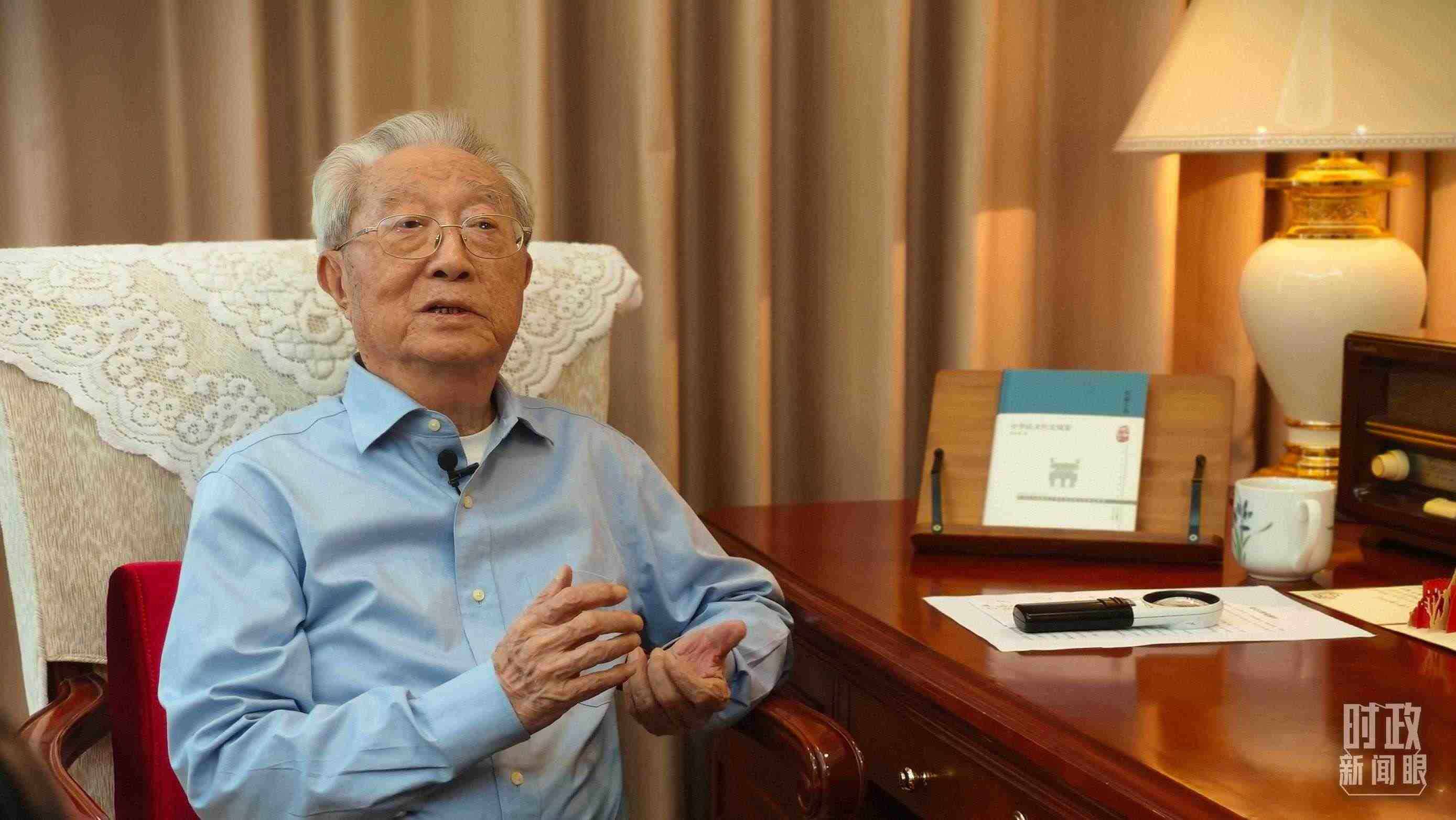 “人民教育家”國(guó)家榮譽(yù)稱號(hào)獲得者張晉藩。（總臺(tái)央視記者李立拍攝）