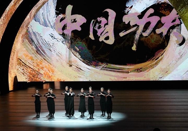 2024年9月19日，演職人員在北京文化論壇專場(chǎng)文藝演出中表演舞劇《詠春》。