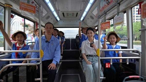 江蘇省太倉市總工會舉行“坐上勞?！畬＞€’跟著榜樣看太倉”直播活動。江蘇省總工會供圖