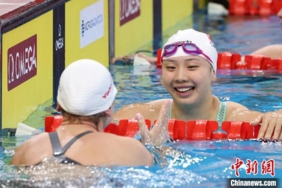 10月19日晚，2024年世界泳聯(lián)游泳世界杯上海站結束第二個比賽日的爭奪。圖為中國選手唐錢婷在女子100米蛙泳決賽中。 中新社記者 湯彥俊 攝