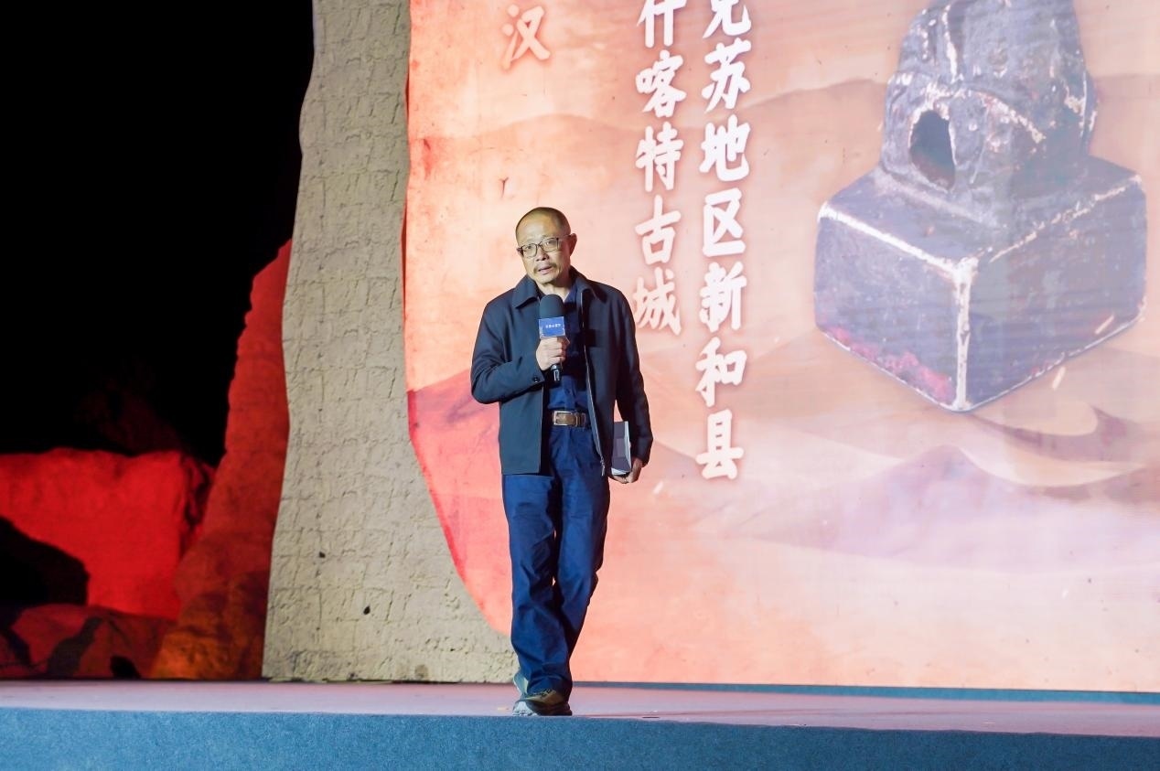 陳凌在“何以中國(guó)·五星出東方”網(wǎng)絡(luò)主題宣傳活動(dòng)現(xiàn)場(chǎng)演講。人民視頻供圖