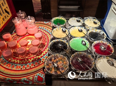 馬來西亞美食節(jié)現(xiàn)場準(zhǔn)備的美食。人民網(wǎng) 楊春燕攝