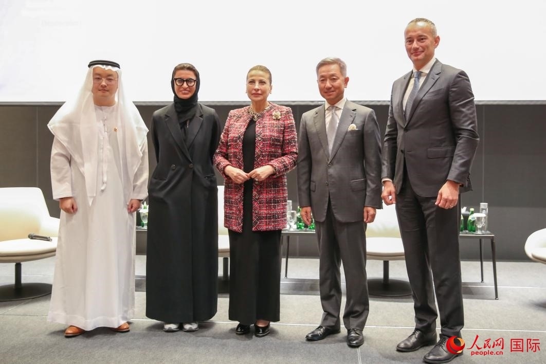 部分與會嘉賓合影。人民網(wǎng) 塔里克·易卜拉欣攝