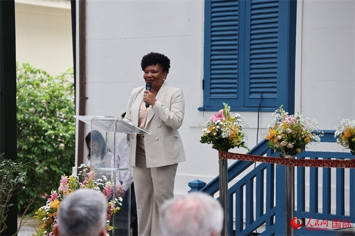 巴西文化部部長(zhǎng)梅內(nèi)塞斯在開園儀式上發(fā)表致辭。人民網(wǎng)記者 張志文攝