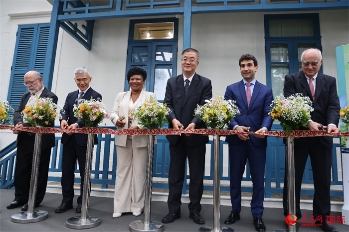 活動(dòng)上，中巴嘉賓共同為“茶緣·中巴友誼園”剪彩，標(biāo)志著中巴友誼園中“茶之道”展覽正式開幕。人民網(wǎng)記者 張志文攝