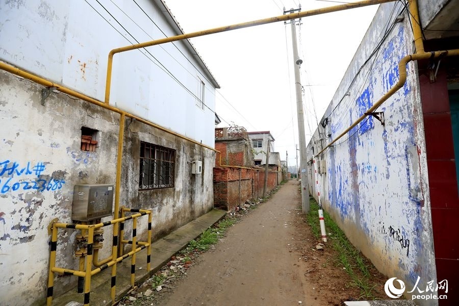 中燃公司在玉山鎮(zhèn)鋪設(shè)完工的燃氣管網(wǎng)。人民網(wǎng)記者 慎志遠攝