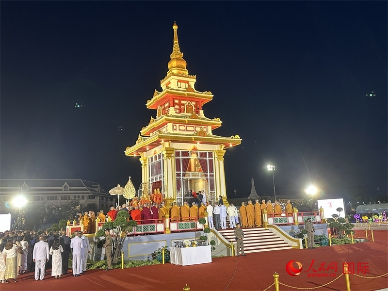 北京靈光寺佛牙舍利抵達王家田廣場安奉。人民網(wǎng)記者孫廣勇攝