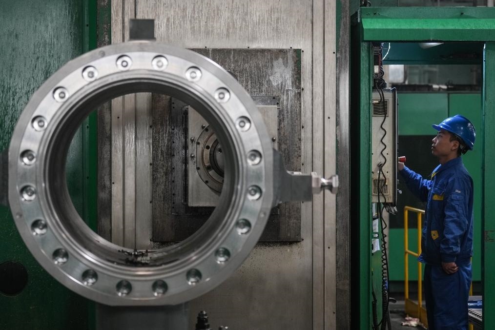 2023年2月14日，沈陽鼓風機集團股份有限公司的工人在車間工作。新華社記者 潘昱龍 攝
