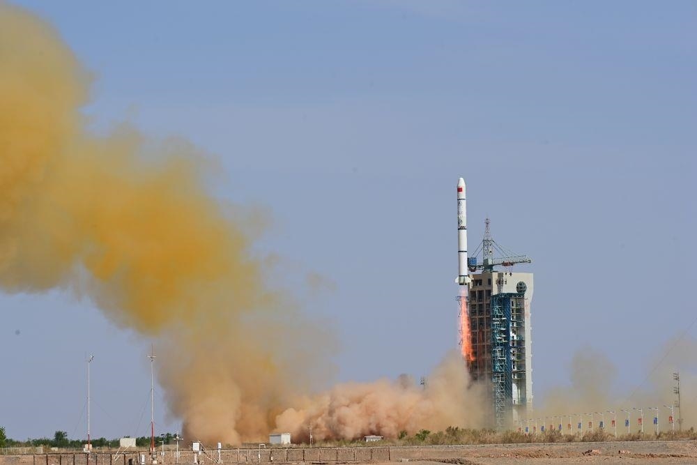 △2023年5月21日16時，我國在酒泉衛(wèi)星發(fā)射中心采用長征二號丙運(yùn)載火箭，成功發(fā)射首顆內(nèi)地與澳門合作研制的空間科學(xué)衛(wèi)星“澳門科學(xué)一號”。