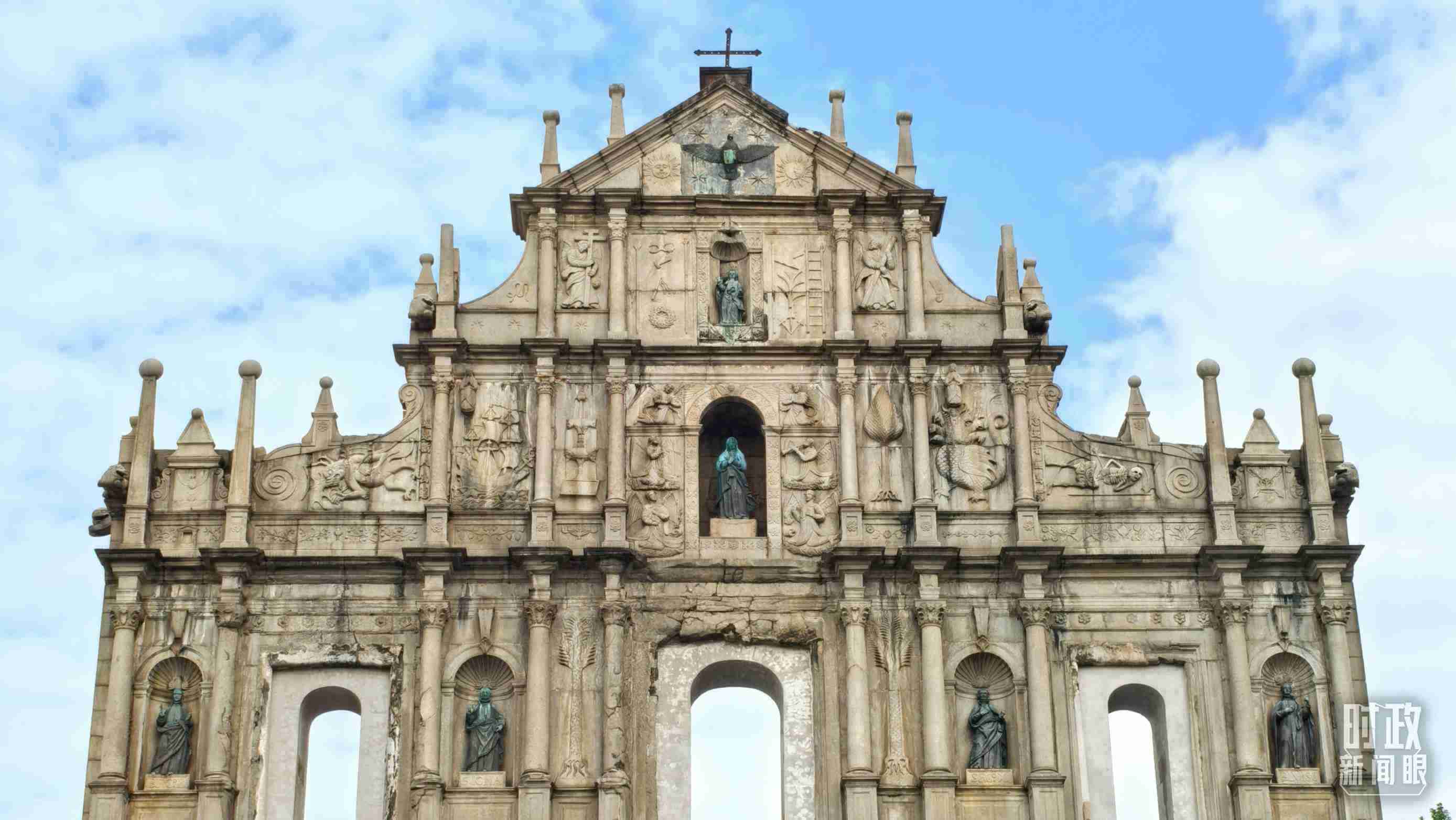 △澳門大三巴牌坊。（總臺央視記者張垚拍攝）