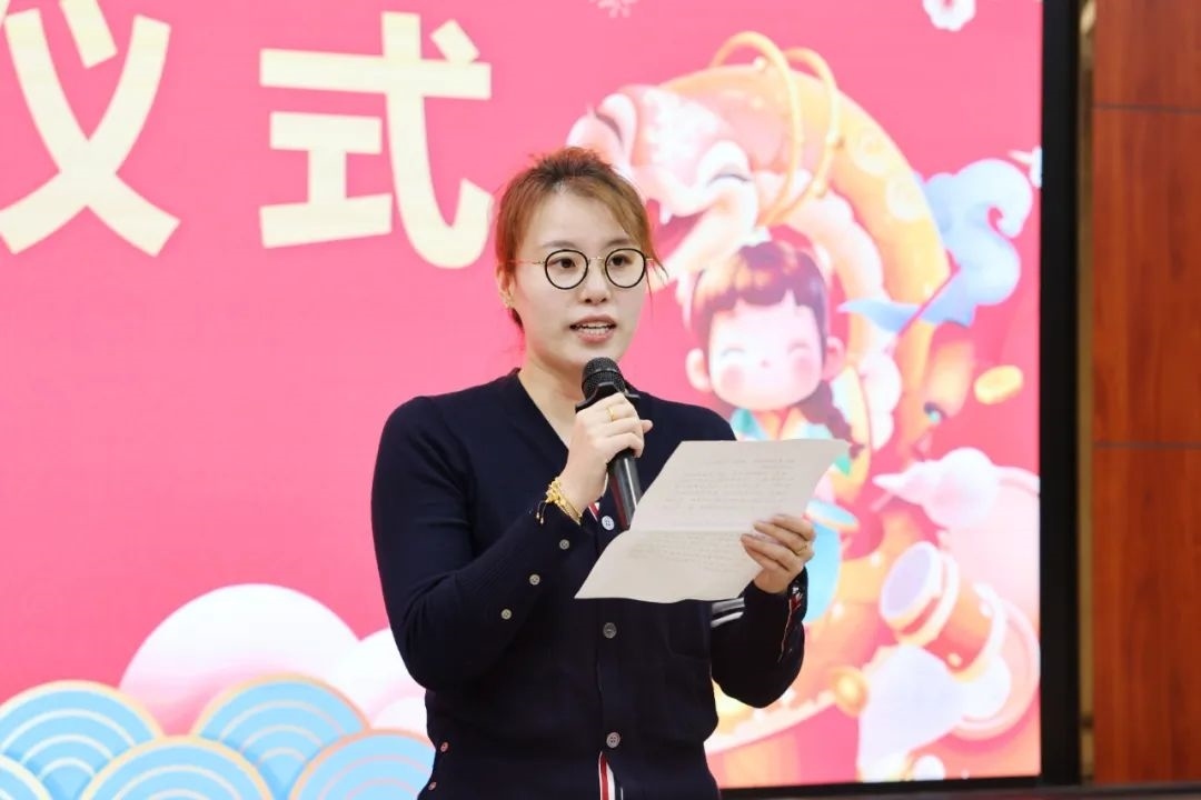 傅園慧在新教師入職儀式上發(fā)言。浙江大學(xué)供圖