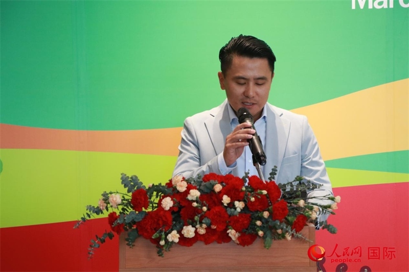 泰國(guó)華人青年商會(huì)會(huì)長(zhǎng)刁刻佳發(fā)表講話。朱瀟逸攝