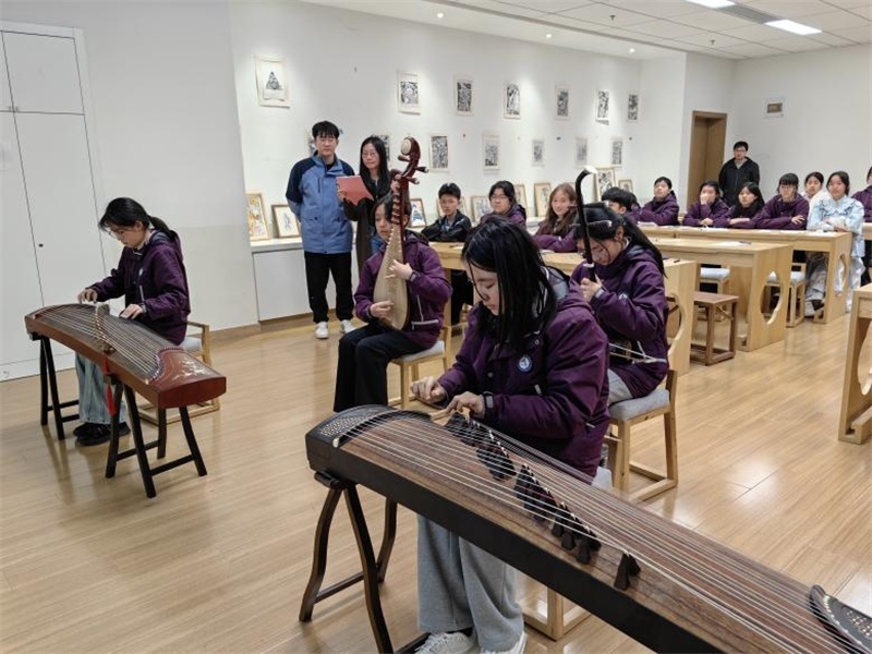 匡園學(xué)生民樂合奏。