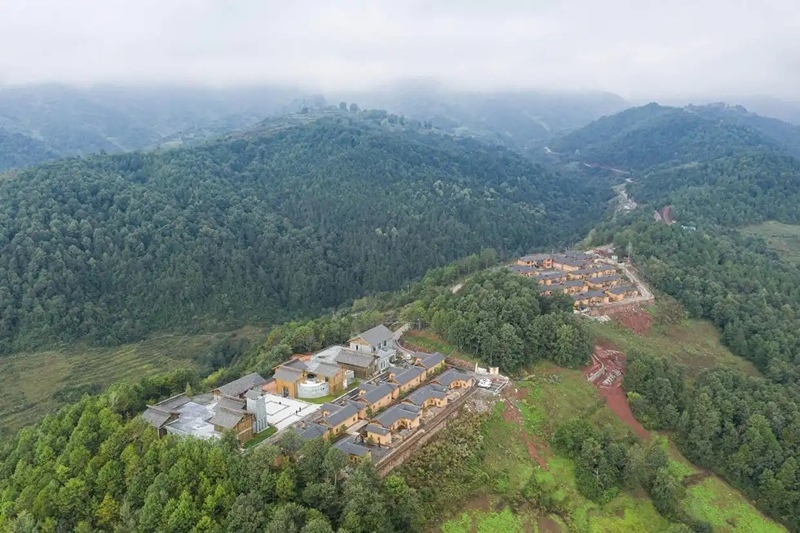 2020年10月13日拍攝的三河村新村聚居點。 