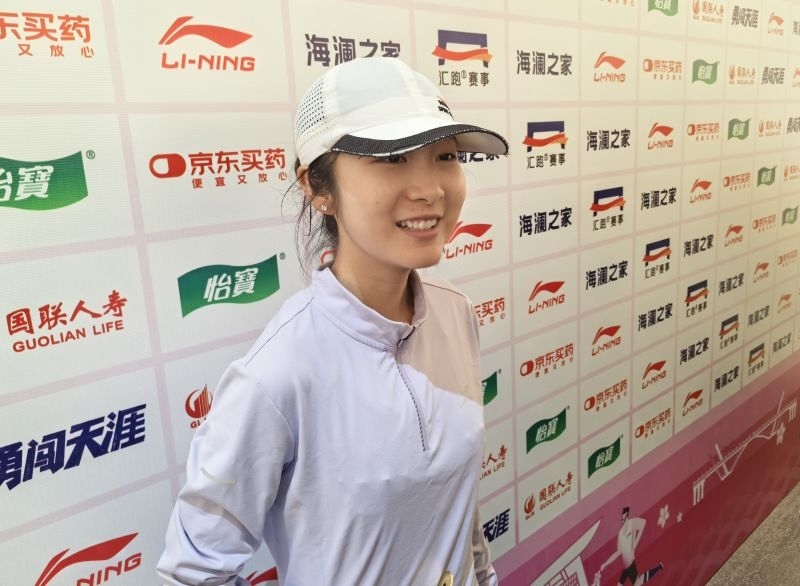 徐冰潔賽后接受采訪。 人民網記者 楊磊攝