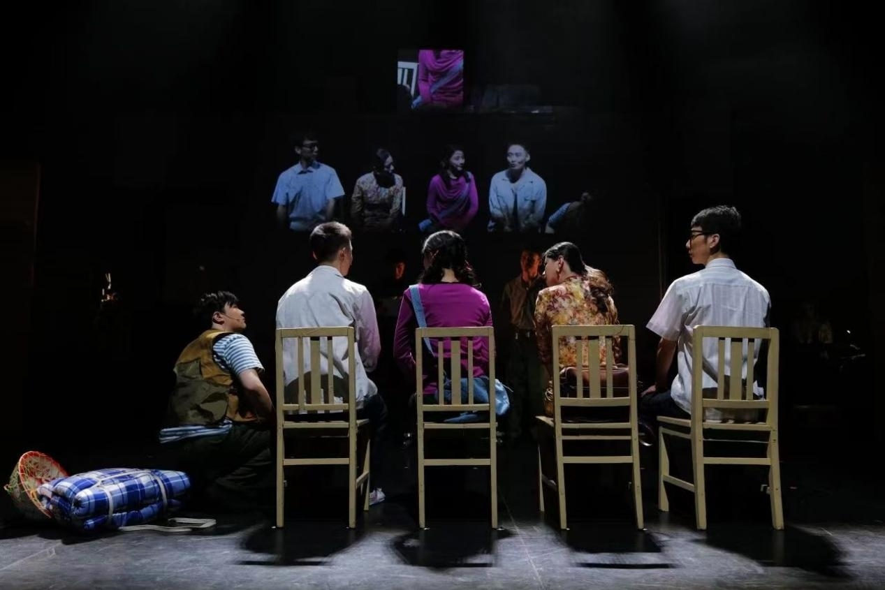 《布吉出租屋》劇照。國(guó)家話劇院供圖