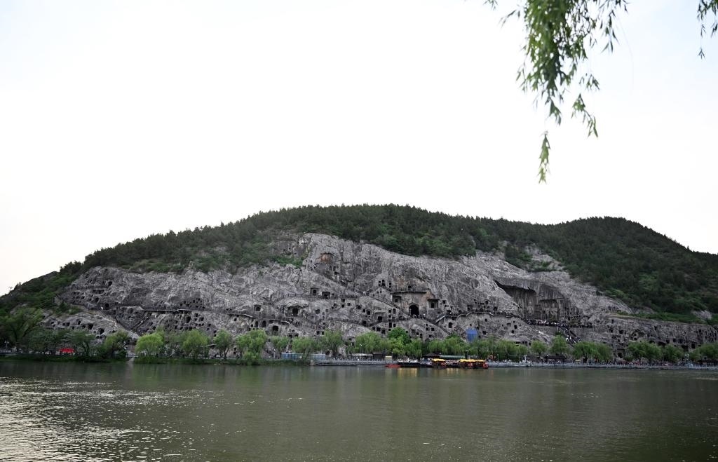 這是近日拍攝的洛陽龍門石窟。新華社記者 李嘉南 攝