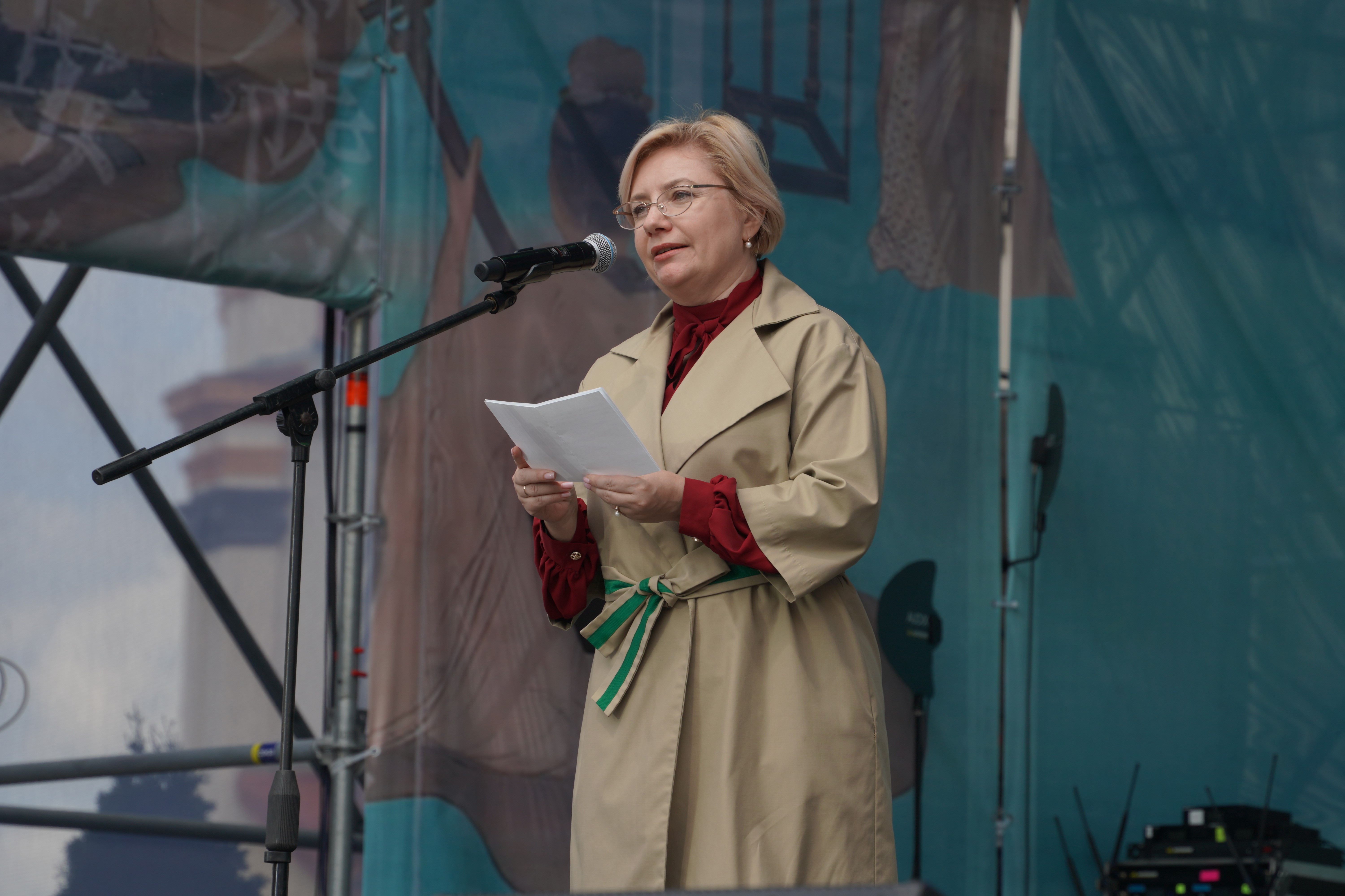 拉扎列維奇在活動(dòng)開幕式上發(fā)表致辭。中國駐白俄羅斯大使館供圖