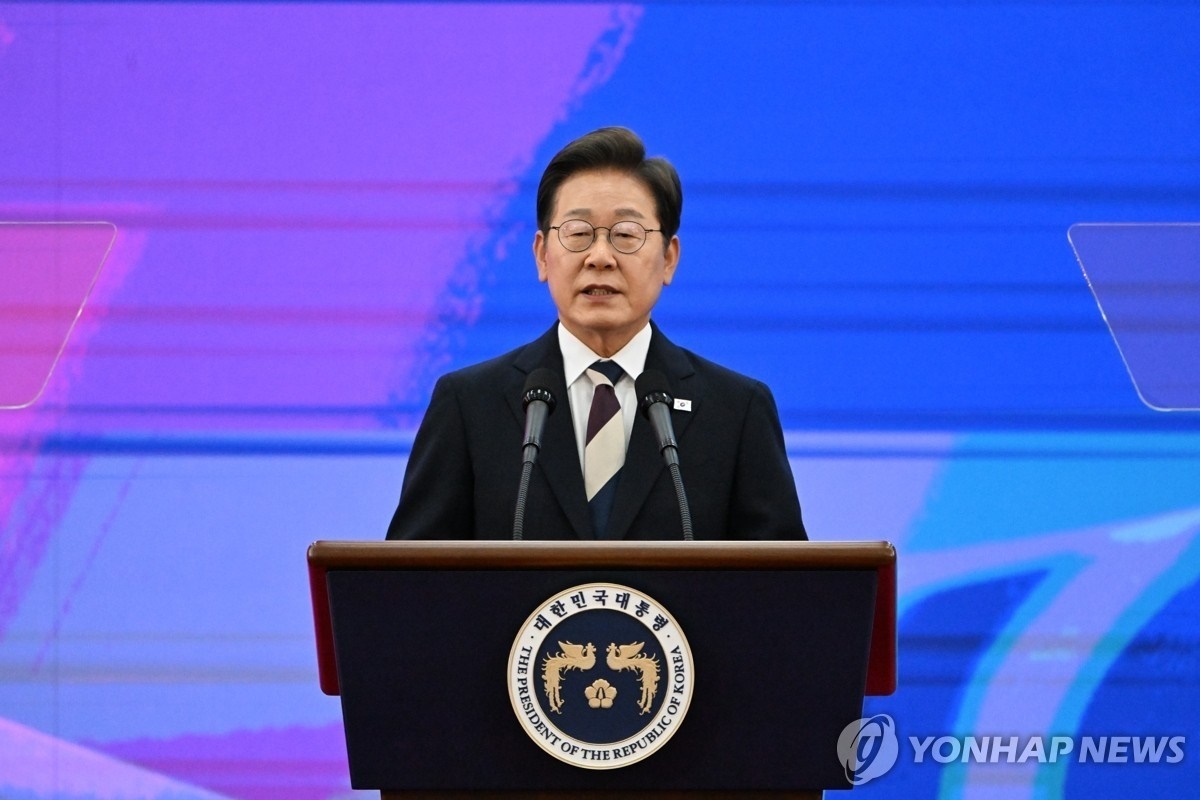 李在明4日上午在第21屆韓國(guó)總統(tǒng)就職宣誓儀式上宣誓就職。（圖片來(lái)源：韓聯(lián)社）